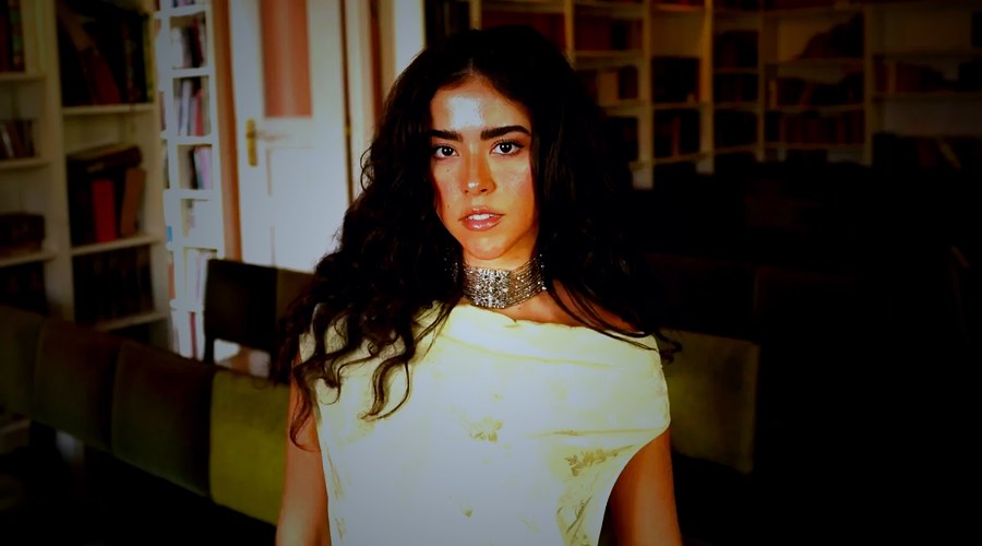 Em Destaque Cantora patrocinense Mariana Mug lança música inédita de Rita Lee escrita há 40 anos Mariana Mug dá voz a 'Anjo Deslumbrado', música coescrita e produzida Guto Graça Mello; single está dis